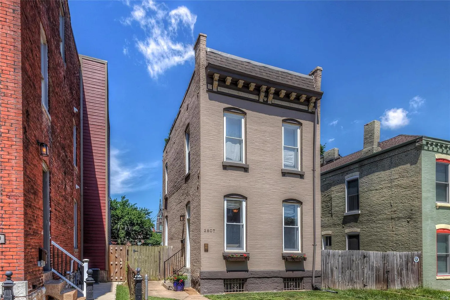 2807 Missouri Ave photo 1