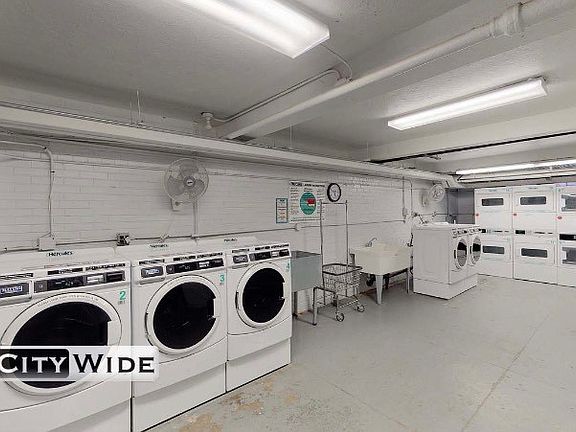 4th image of 137 E 38th St #6R