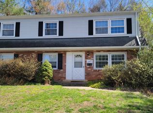 13419 Hillendale Dr, Woodbridge, VA 22193