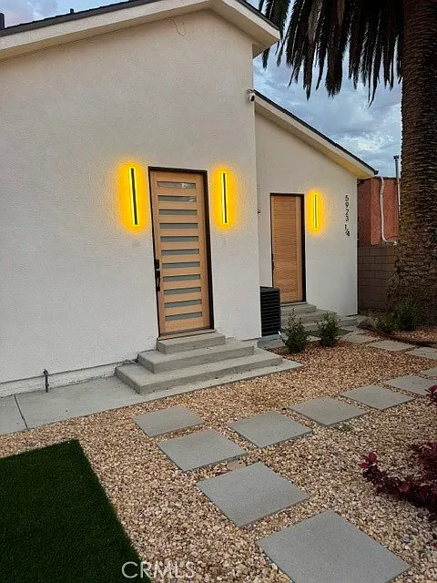 Studio, 450 sqft, $2,300 — Photo 1