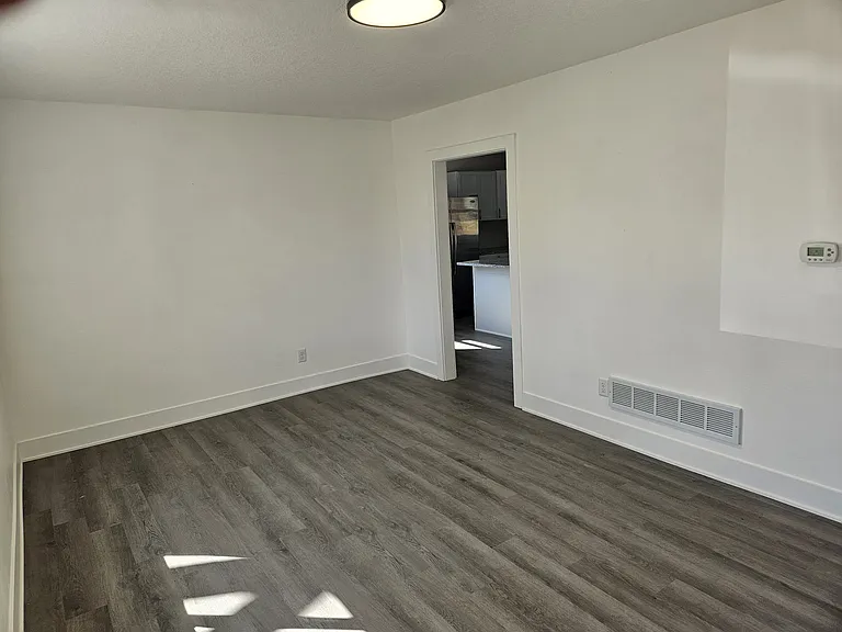 6519 School St — Photo 2