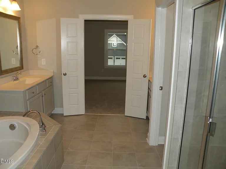 132 Tree Hill Ln — Photo 13