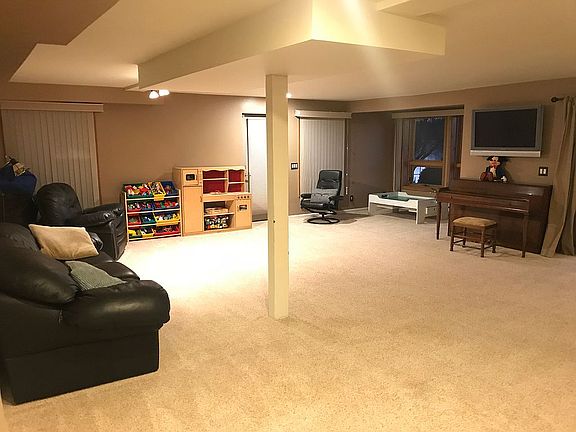 5th image of 4235 Bluebird Dr