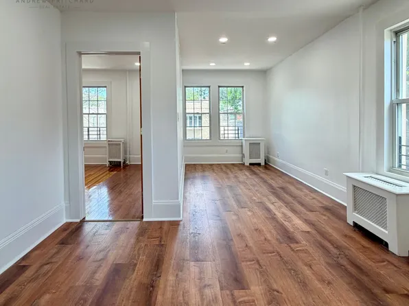 22-11 Crescent St #2, Astoria, NY 11105