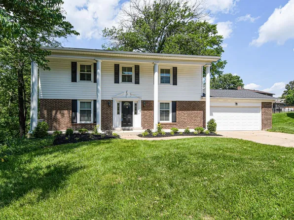 421 Hickory Glen Ln, Saint Louis, MO 63141