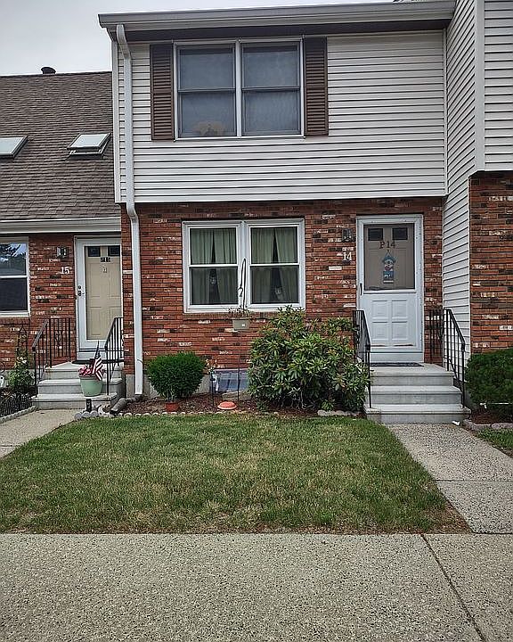 1st image of 14 Saint Marc Cir #P