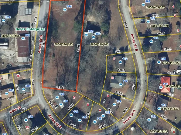 844 Cambridge Ave E, Greenwood, SC 29646