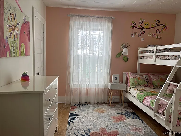 836 Richmond Ave — Photo 12