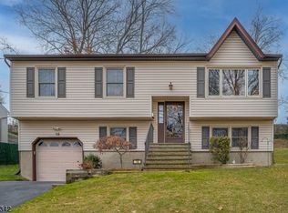 18 Holland Rd, Parsippany, NJ 07054