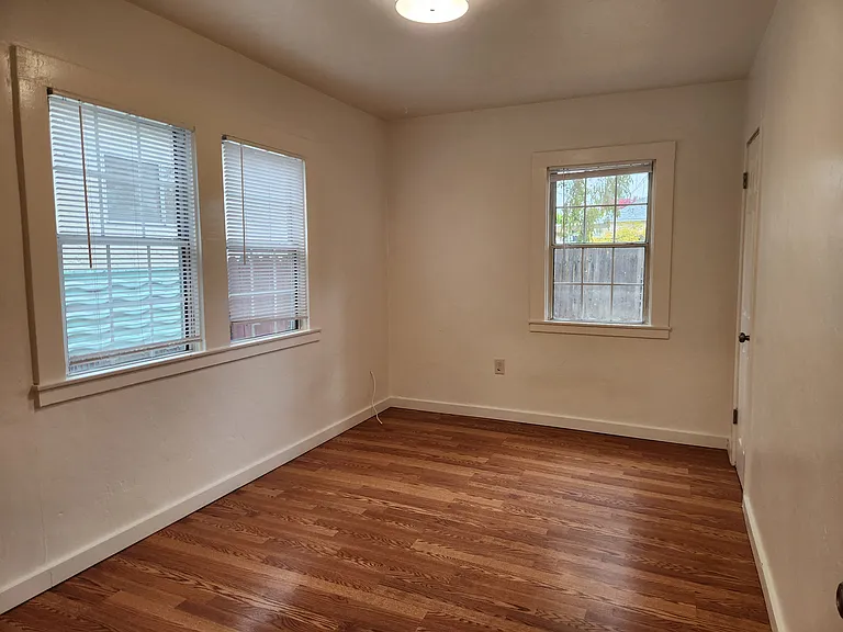 600 Grove St — Photo 15