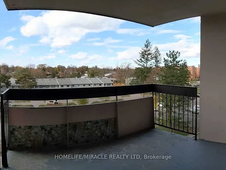 1625 Bloor St E — Photo 15