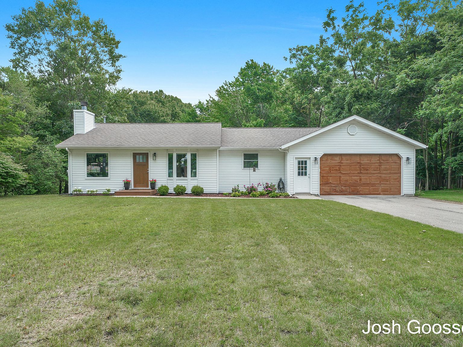 4372 Hunsberger Ave NE, Grand Rapids, MI 49525 Zillow