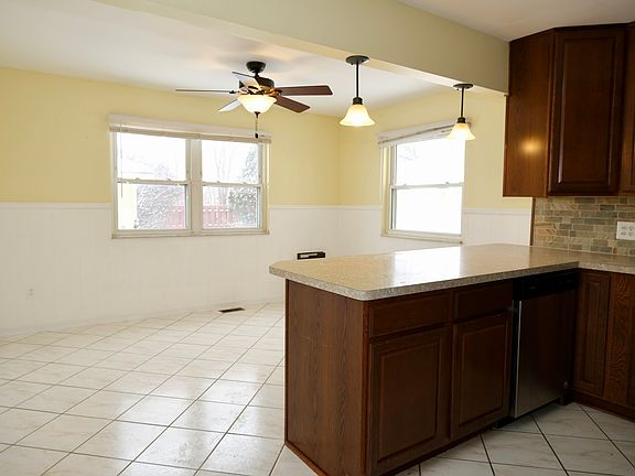 2nd image of 2141 Mahan St
