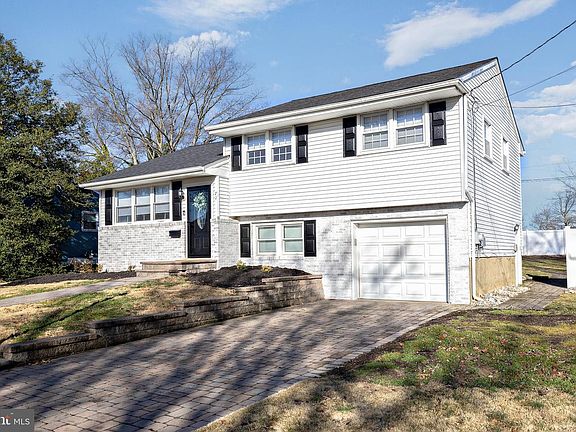 3rd image of 72 Pleasant Valley Dr