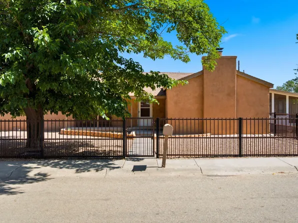 105 Green Valley Rd NW, Albuquerque, NM 87107