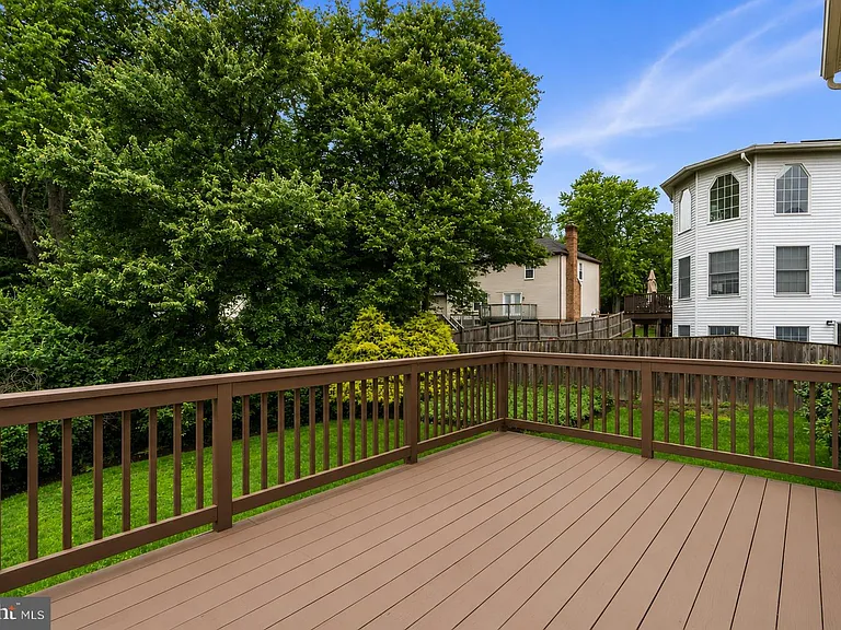 1119 Halesworth Dr — Photo 42