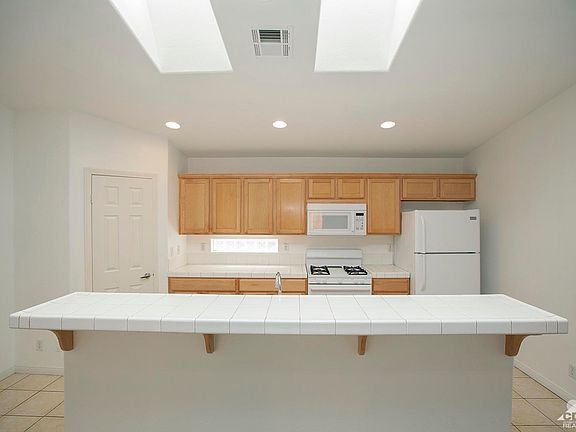 3rd image of 51625 Avenida Carranza