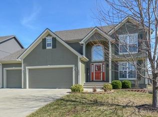 10823 N Randolph Ave, Kansas City, MO 64157