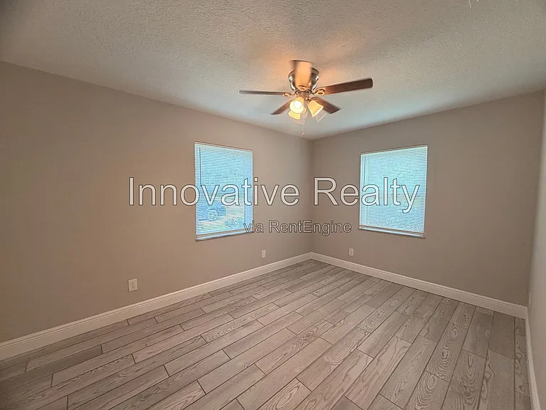 144 N Park Ave — Photo 15