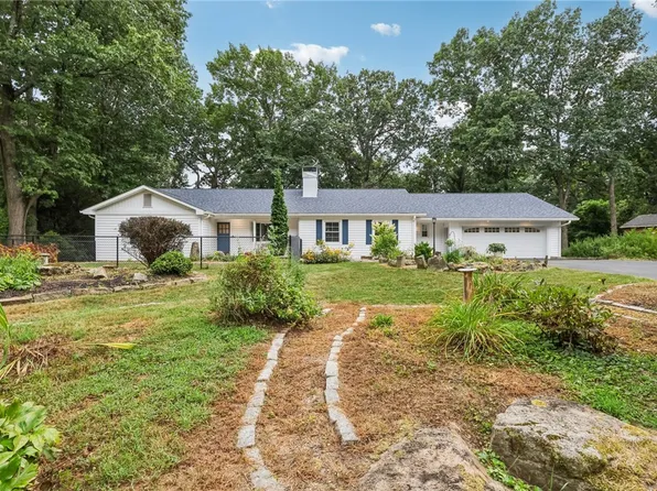806 Belmont Rd, Butler, PA 16001