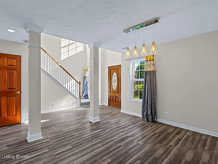 5001 Middlesex Dr — Photo 14