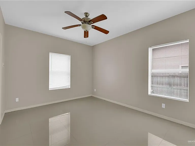 3004 S L St #2 — Photo 8