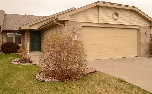 1st image of 9116 Round Hill Dr
