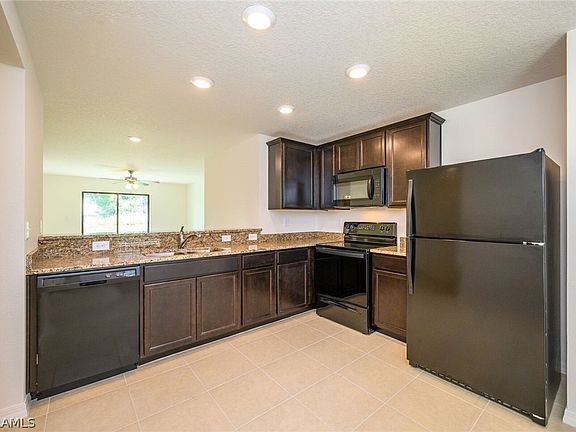 2nd image of 2625 NE 6th Place Cpe
