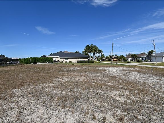 4th image of 3100 SW 26th Ct