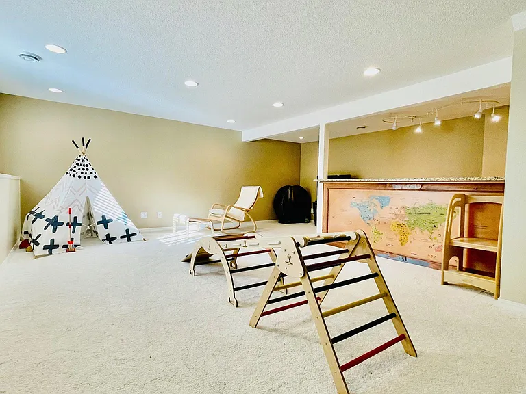 Basement Wet Bar.