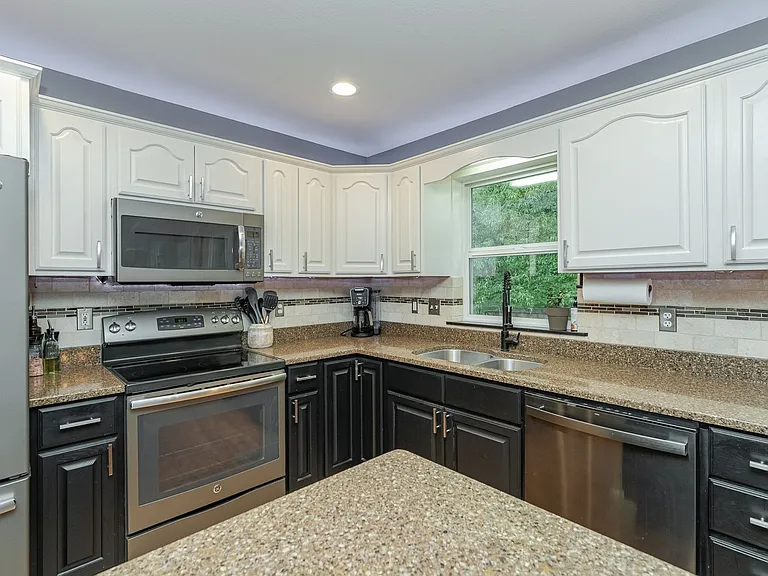 1008 Southern Woods Pl SW — Photo 6