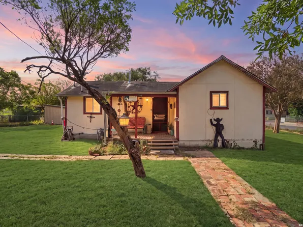 828 Fenfield Ave, San Antonio, TX 78211