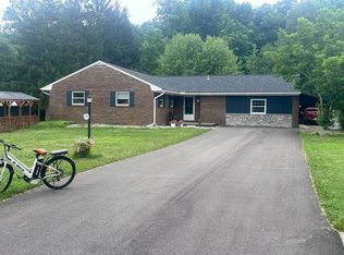 6784 Grandview Ave, Andover, OH 44003
