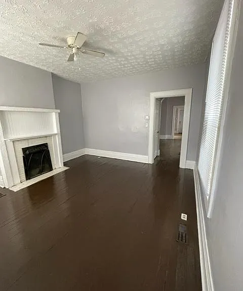 873 Heyl Ave — Photo 5