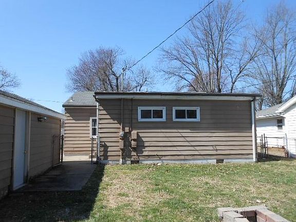 2nd image of 1408 S Saint James Blvd