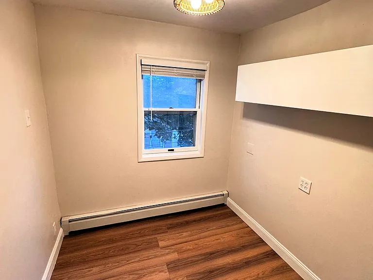 38 Hunting St #2 — Photo 6