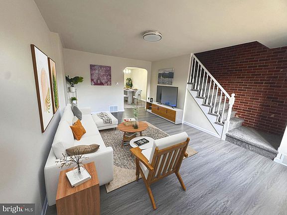 4th image of 2098 Kent Rd