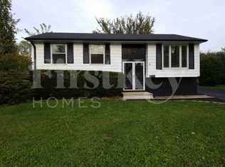 29 N Walnut Ln, Glenwood, IL 60425