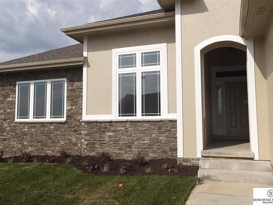 1st image of 10626 S 188th Ave