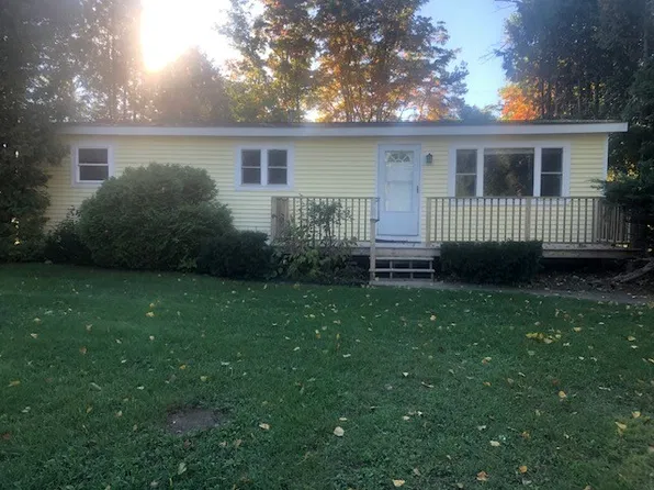 1098 Shire Ave, Petoskey, MI 49770