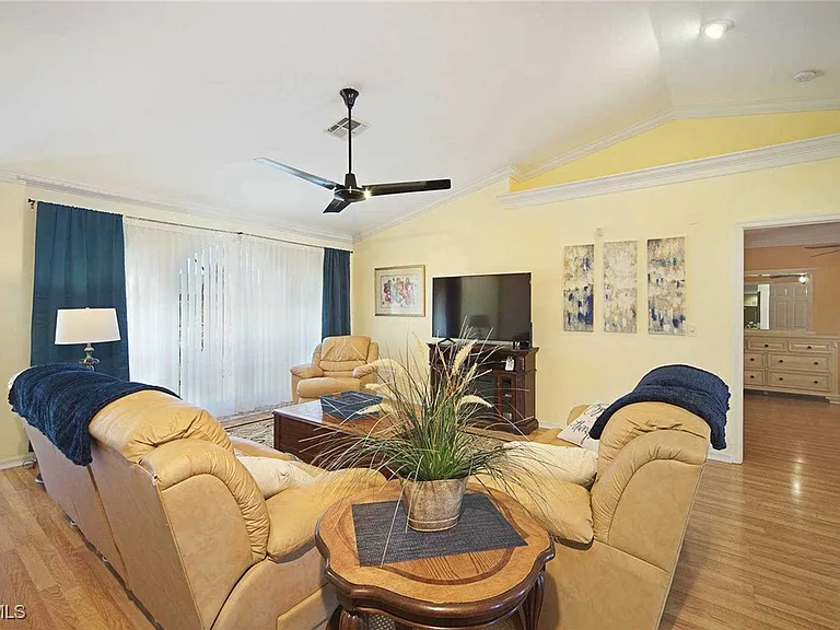 3832 SW 20th Ave — Photo 16