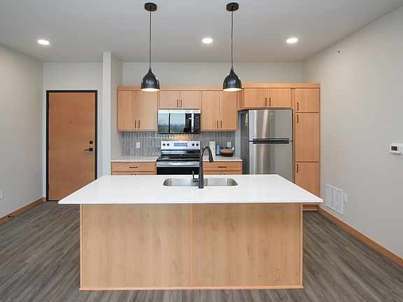 4th image of 618 Campanile Ave #320