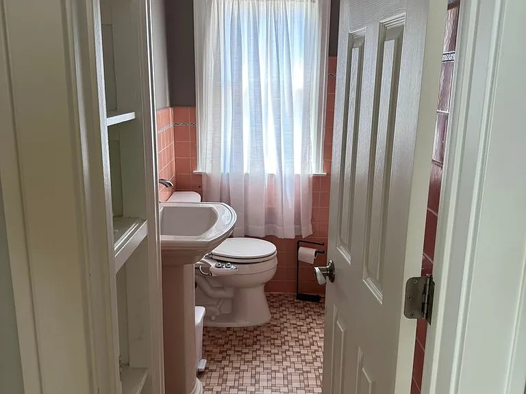 2163 Englewood Dr SE — Photo 38