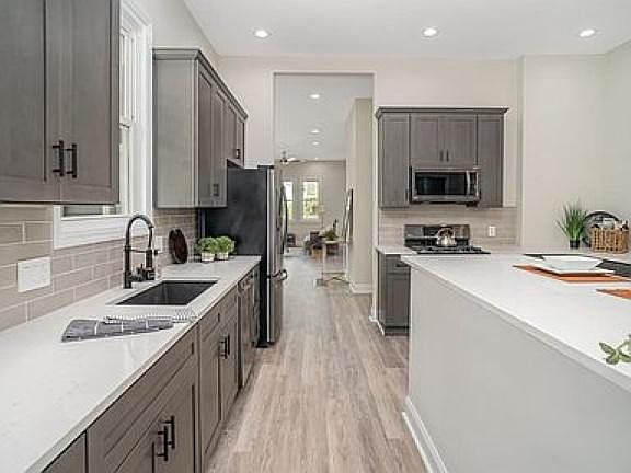 4th image of 5725 Peabody Ave #1