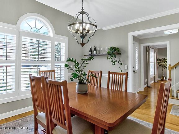 5th image of 527 Tabard Road