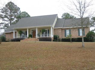 856 River Rd, Hattiesburg, MS 39401