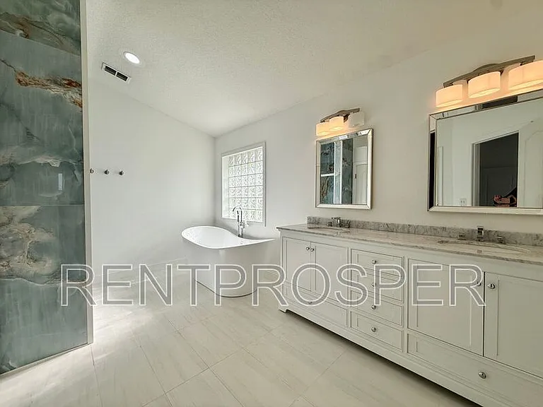 11400 Lovers Ln — Photo 11