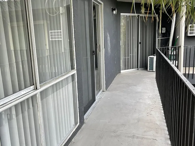 Nightingale Apartments — Photo 16