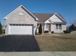 1012 Hummingbird Cir, Joliet, IL 60431