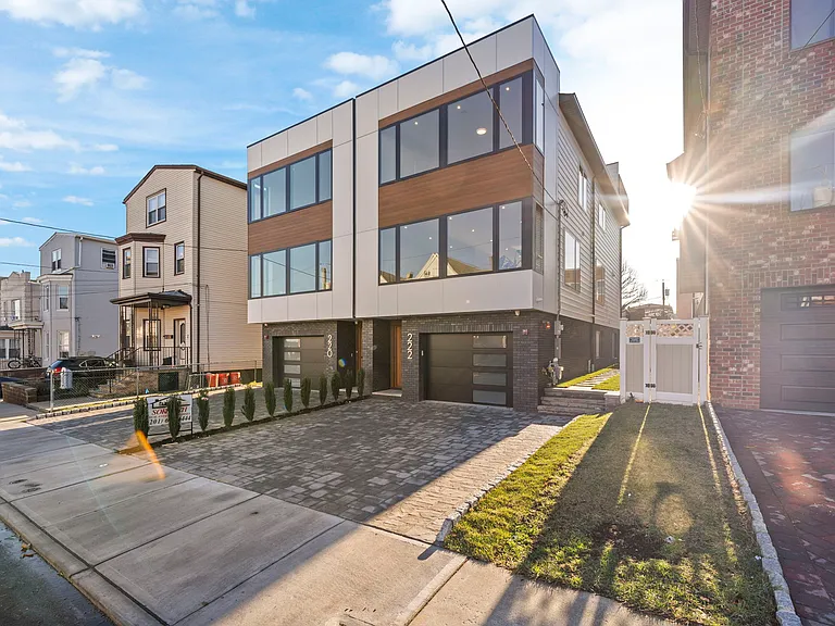 222 Washington Pl — Photo 34